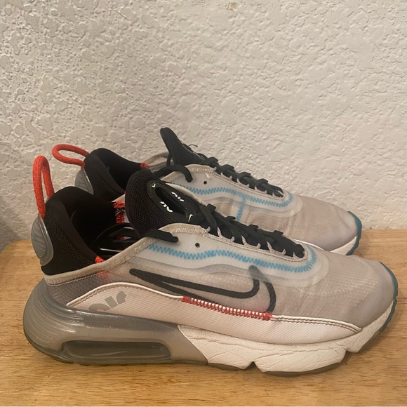 Nike Air Max 2090 Sneakers - White, Black, Red - Picture 5 of 6